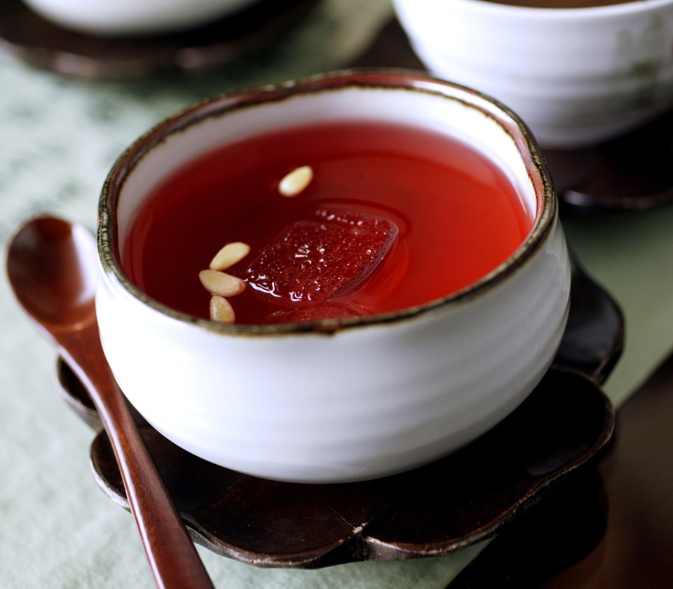 Sujeonggwa được coi là loại thức uống truyền thống vào mùa thu của người Hàn Quốc