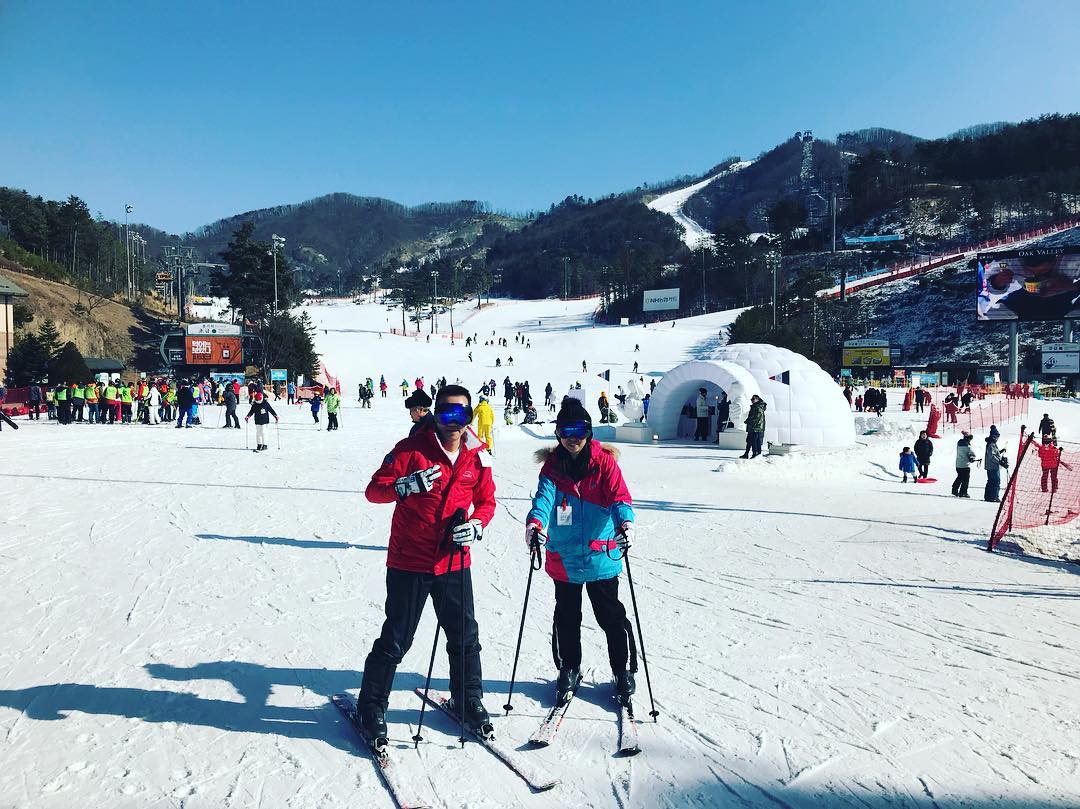 Oak Valley Ski Resort là nơi bạn có thể thử các trò chơi trượt tuyết với đủ các cấp độ khác nhau, từ cơ bản đến chuyên nghiệp và luôn có người hướng dẫn