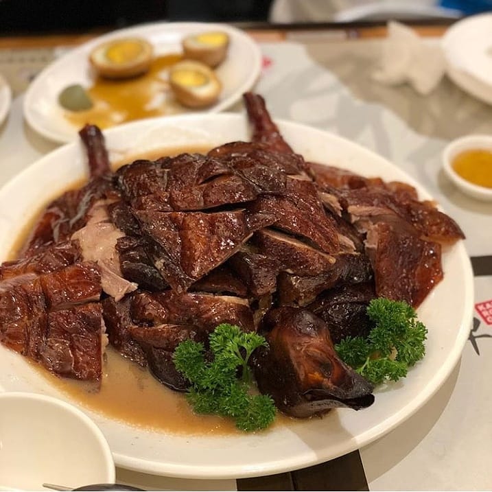 Kam’s Roast Goose là quán ăn phục vụ món ngỗng quay được đánh giá là số 1 ở Hong Kong hiện nay