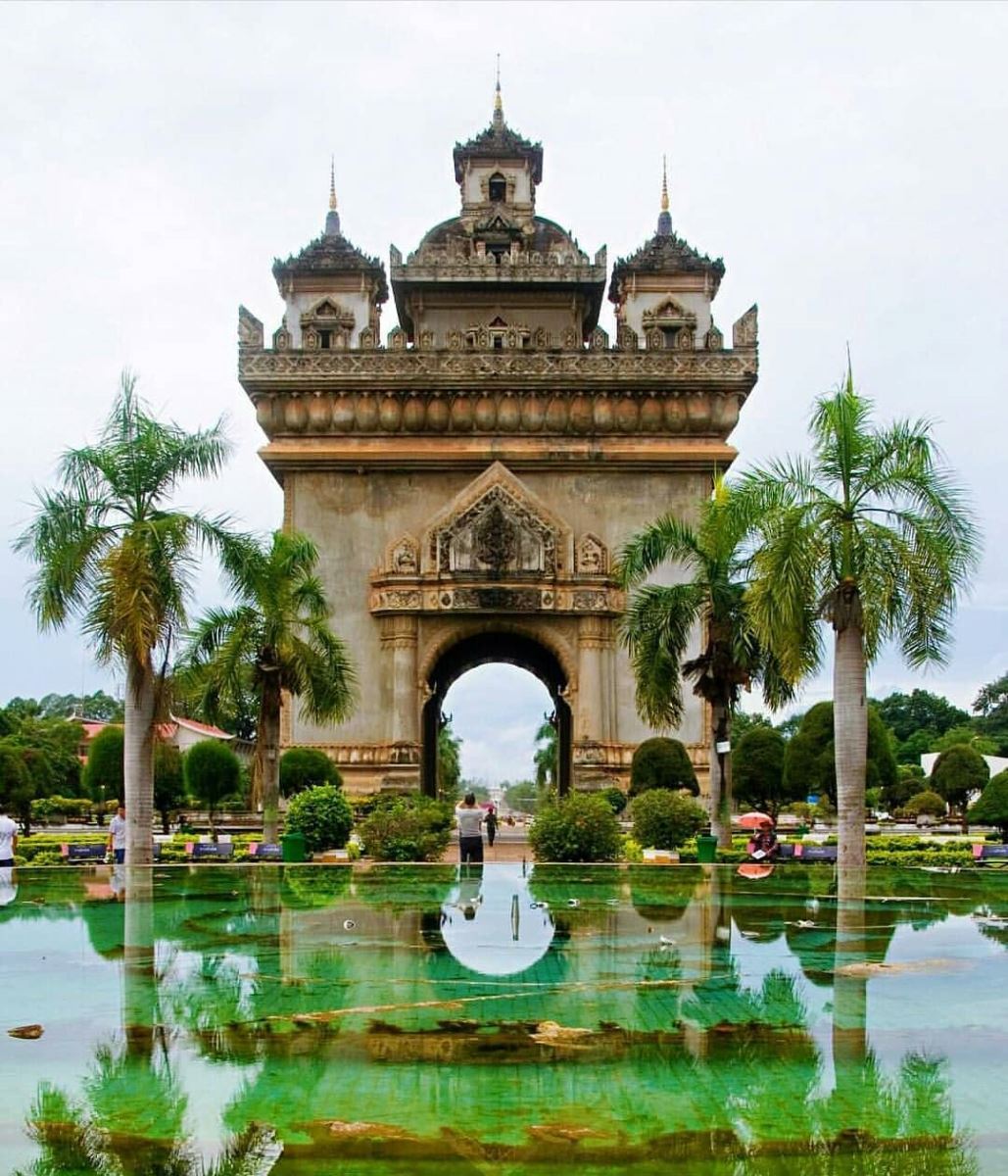 Đến Viêng Chăn nhất định phải ghé thăm Khải Hoàn Môn Lào - tượng đài Patuxai