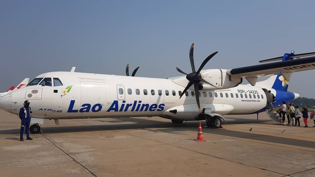 Đi Lào bằng máy bay