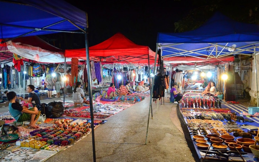Chợ đêm Luông Pha Băng