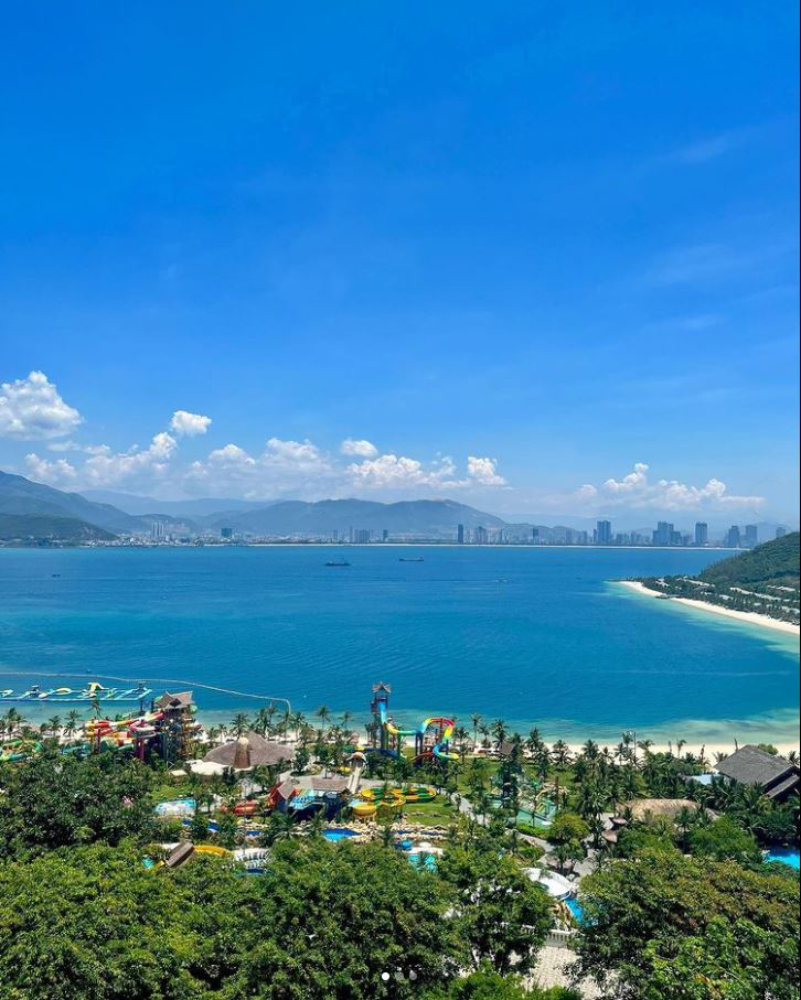 Bãi biển nhân tạo ở trong một số resort ở Nha Trang đẹp không thua kém gì biển thật