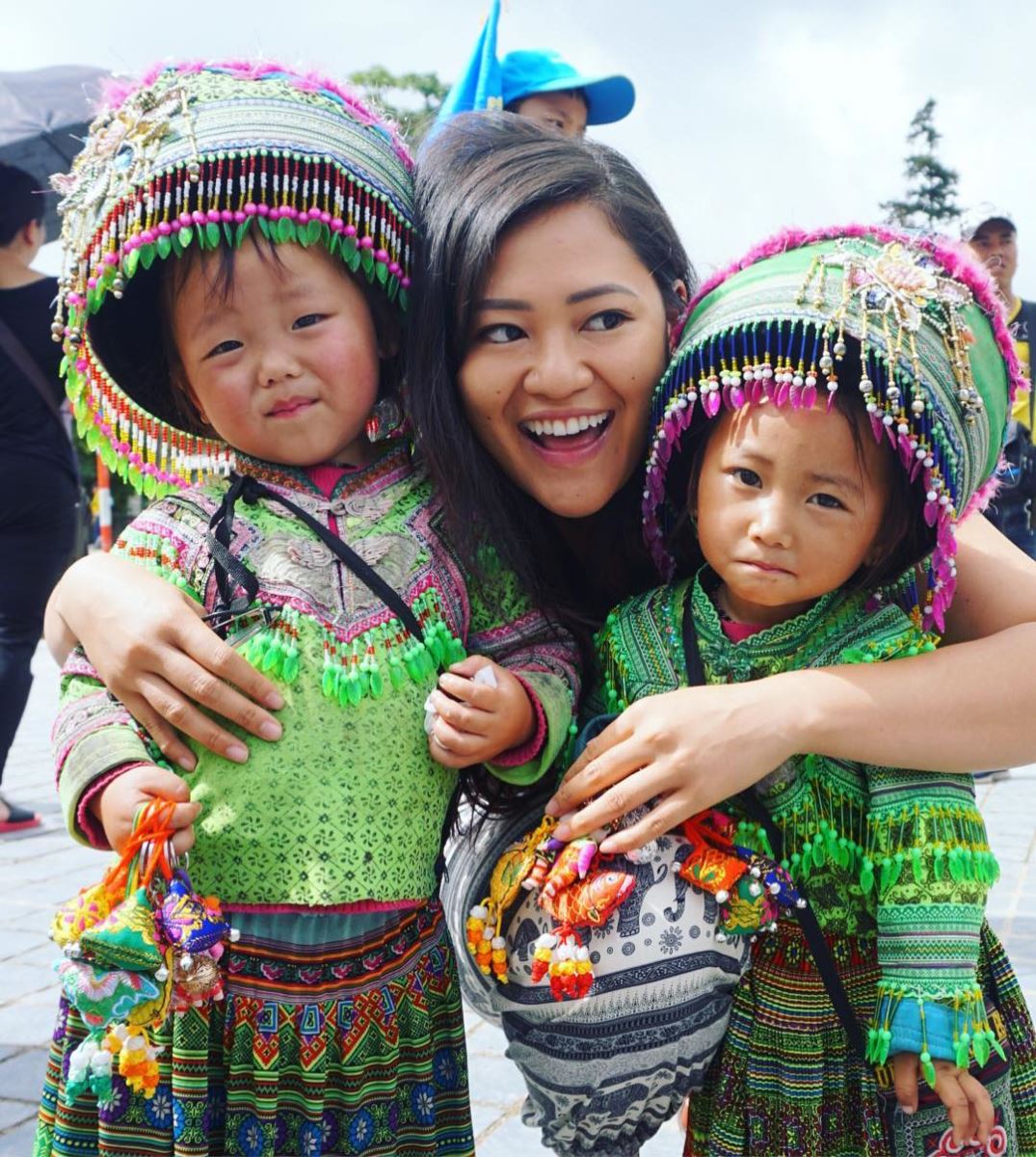 Tham gia các lễ hội truyền thống và khám phá văn hóa, bản sắc của người dân địa phương vào dịp Tết Nguyên Đán