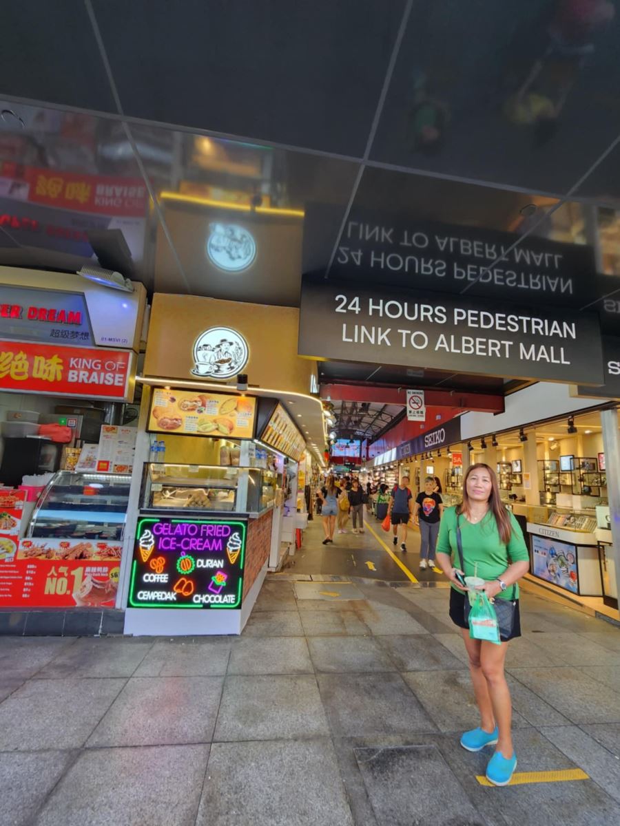 Albert Centre Food được mệnh danh là thiên đường ẩm thực ở Singapore vì nơi đây là sự giao thoa của nhiều nền ẩm thực khác nhau