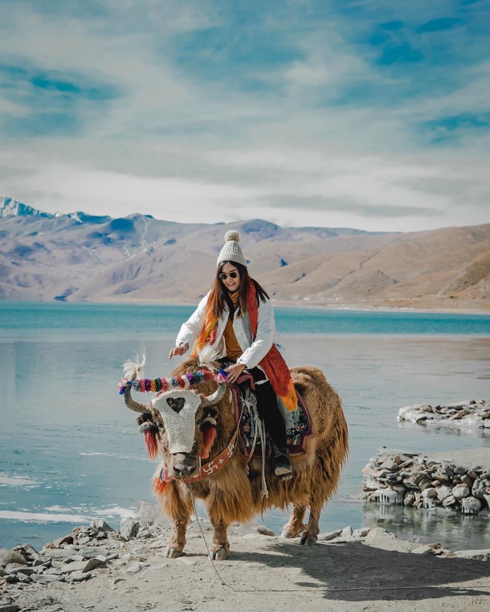 Tây Tạng không cho phép đi du lịch tự túc nên muốn đi du lịch, bạn lưu ý phải thông qua một tổ chức du lịch ở Tây Tạng để đi