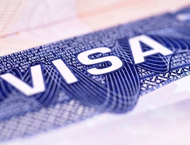 Khi đi xin visa Mỹ, thái độ và sự tự tin của bạn sẽ là yếu tố quyết định xem bạn có đậu visa Mỹ hay không