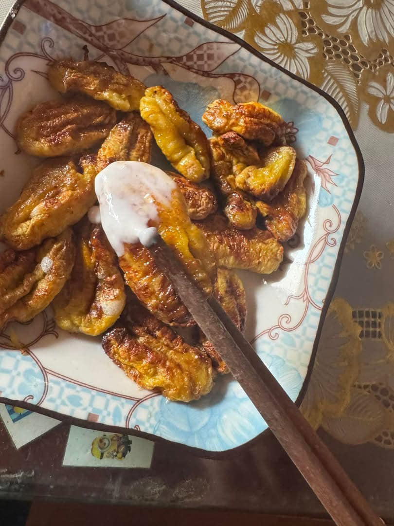 Chuối đập nướng là món ăn vặt quen thuộc của người dân Bến Tre