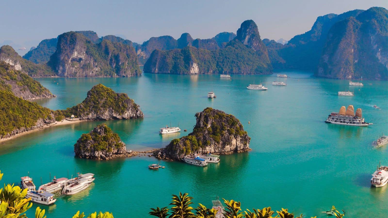 Tháng 5 đến, hãy chọn cho mình một tour du lịch nghỉ dưỡng ở Hạ Long