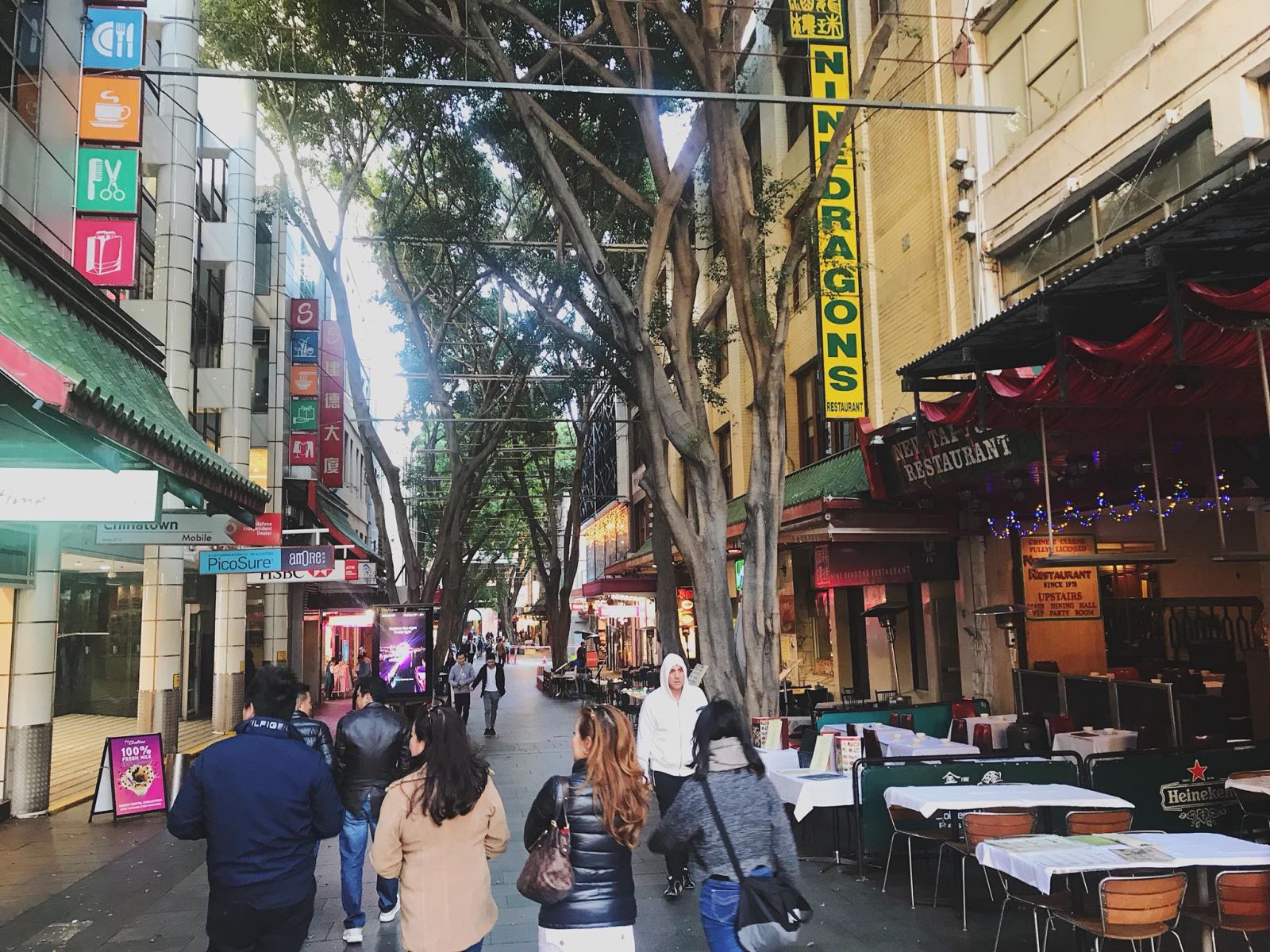Khu phố Chinatown ở Sydney vào ban ngày