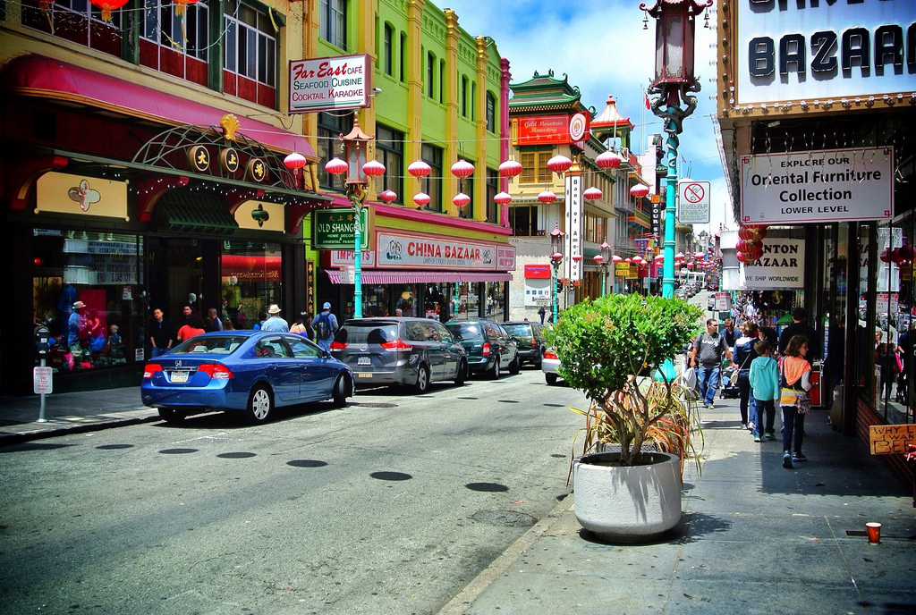 Bên trong khu phố Chinatown San Francisco là một dãy dài những quán ăn Trung Quốc