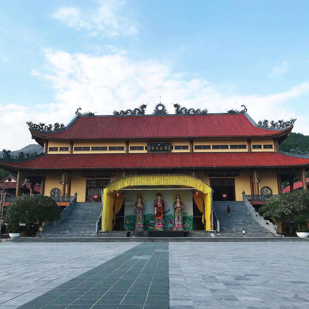 kiến trúc chùa Ba Vàng