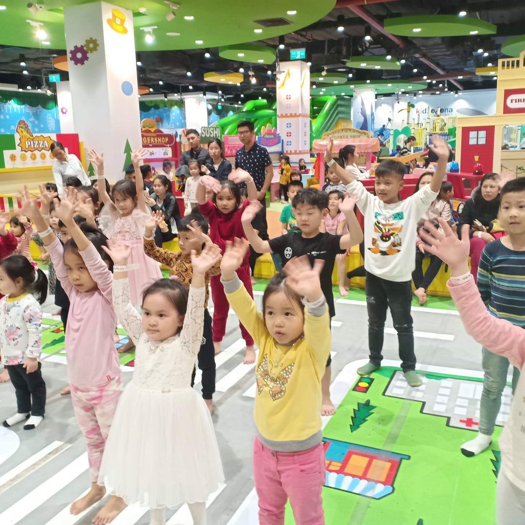 Aeon Mall Long Biên có hẳn một khu vui chơi cho trẻ em siêu rộng, bố mẹ nhớ đưa các bé đến đây vào ngày 1/6 nhé!