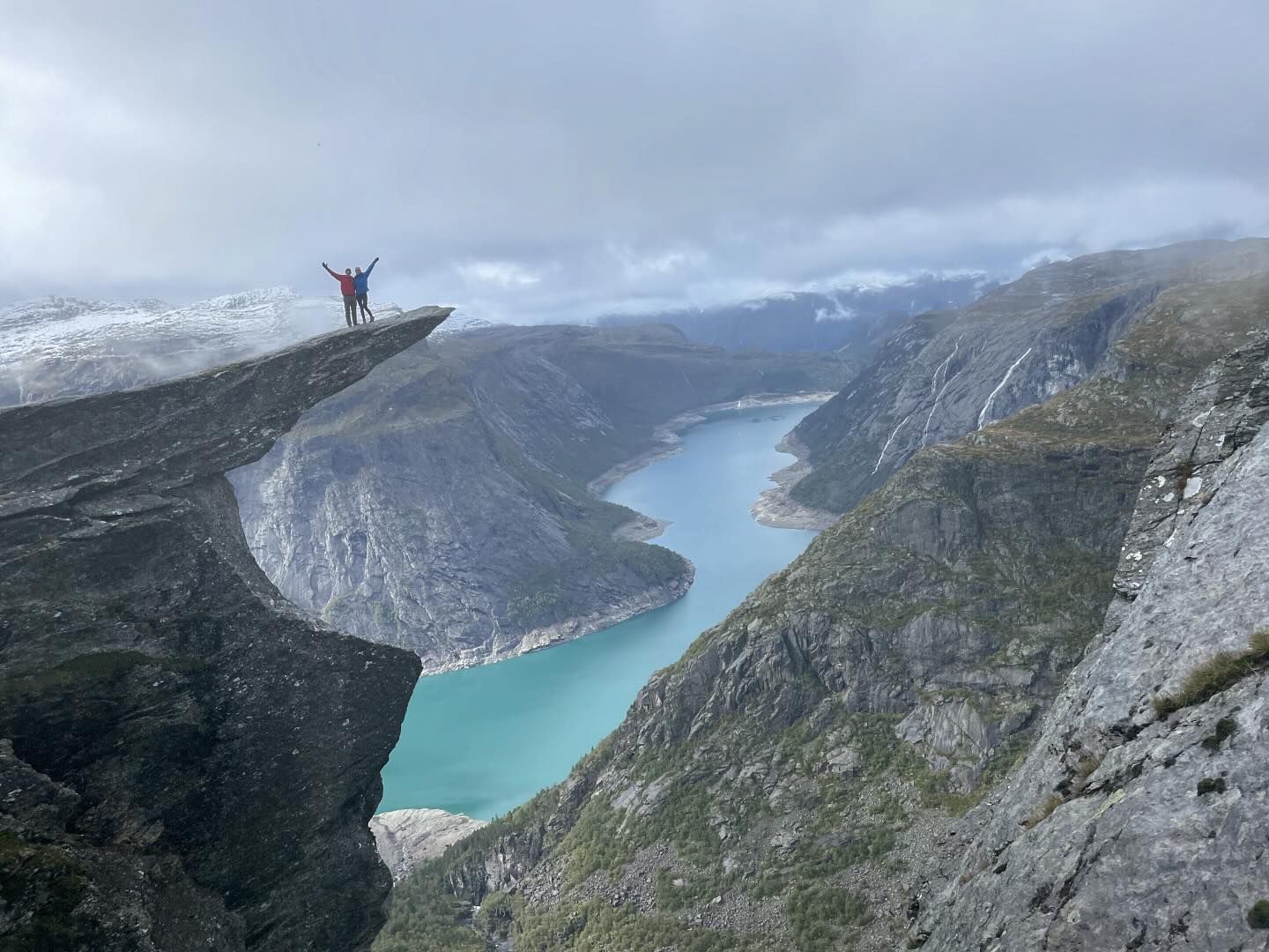 Trolltunga, hay còn gọi là "lưỡi quỷ"