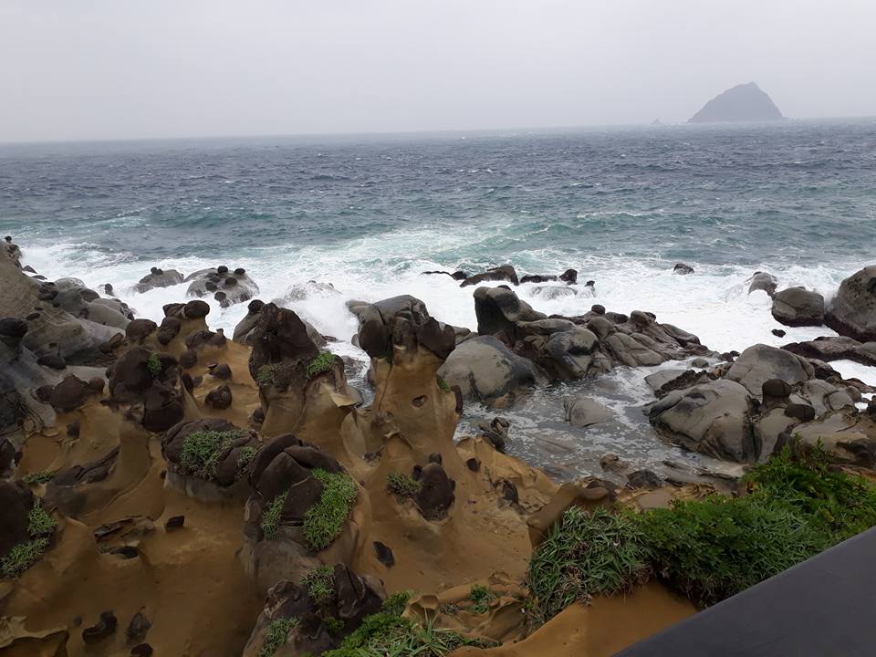 Bờ biển nằm ngay sát Đảo Hy Vọng