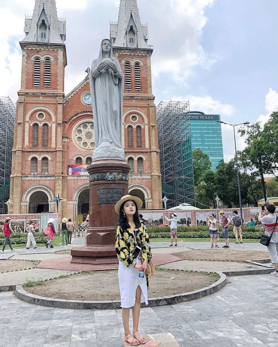 Nhà thờ Đức Bà là một trong những Nhà thờ lớn và đẹp nhất ở Sài Gòn