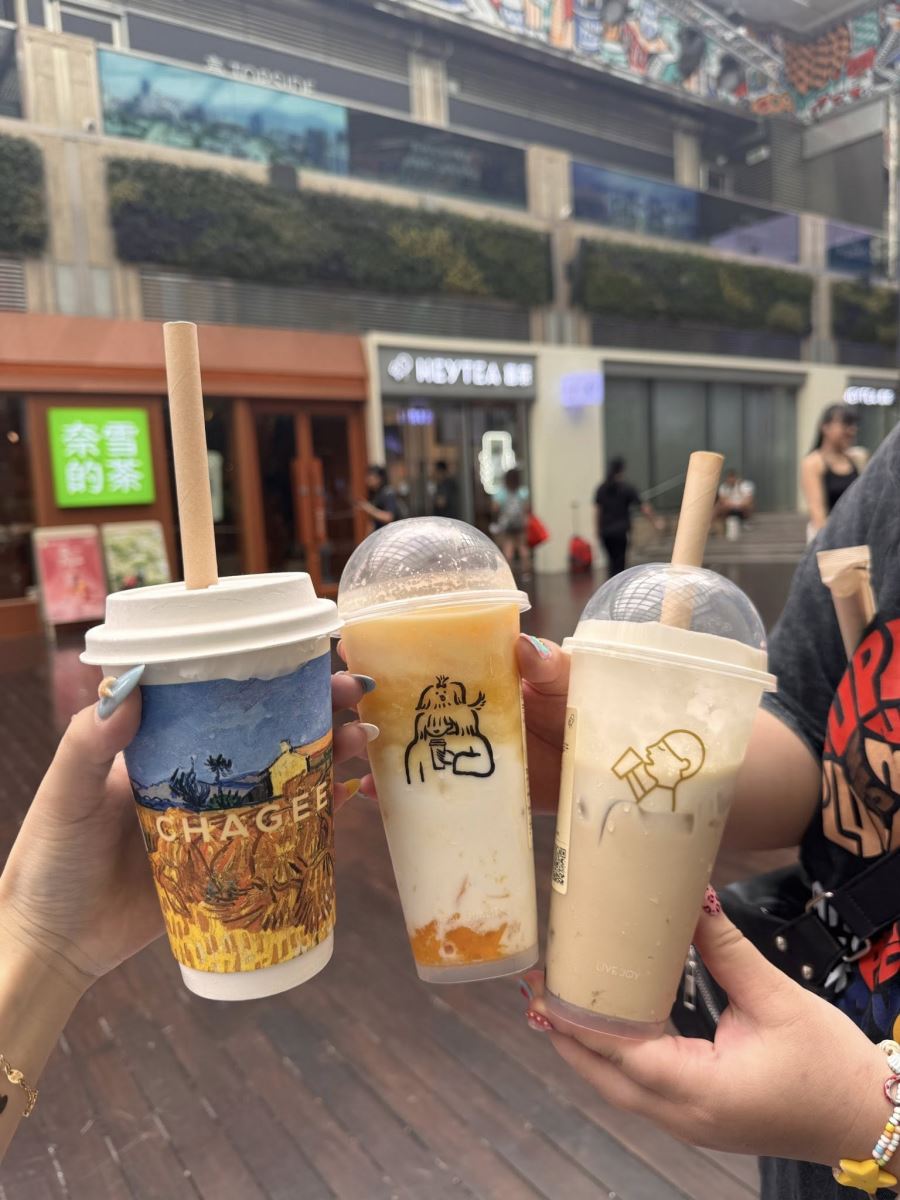 Mua trà sữa về làm quà chắc chắn ai cũng sẽ thích