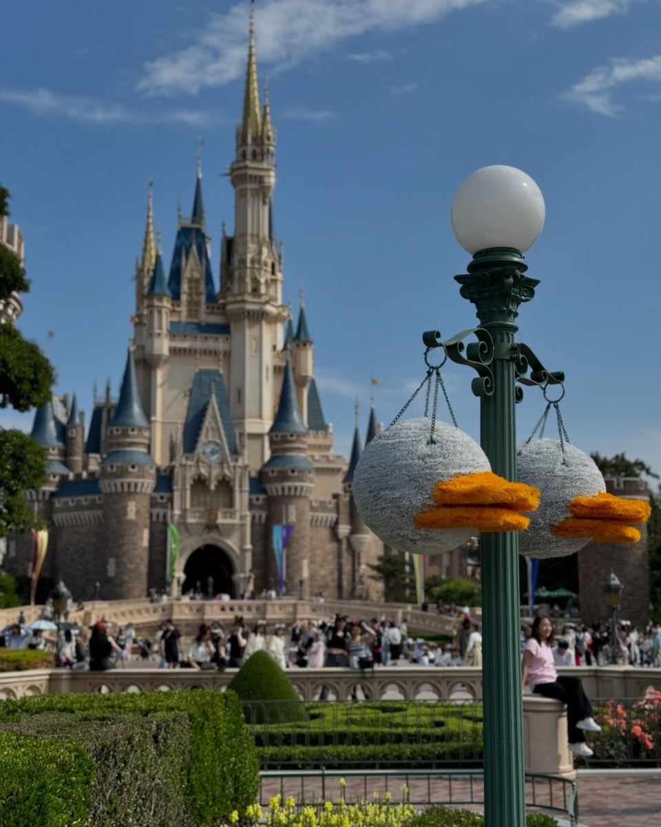 Lâu đài bên trong Disneyland Tokyo