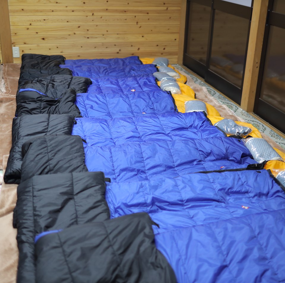 Túi ngủ dành cho từng người ở hostel trên núi Phú Sĩ