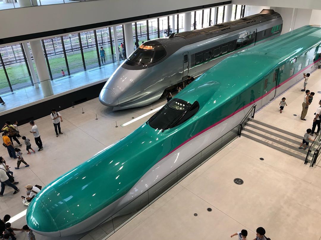 Ngoài ra bạn có thể đi tàu cao tốc Shinkansen để trải nghiệm thêm nếu chưa thử qua