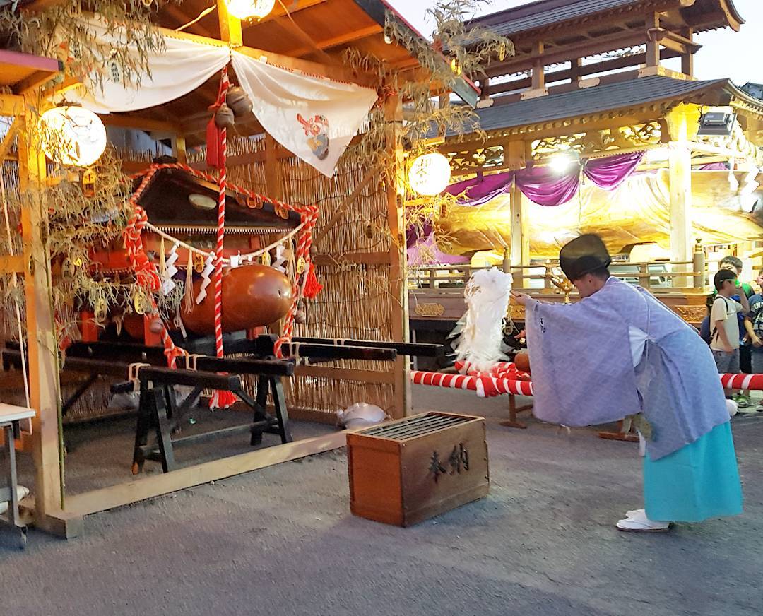 Lễ hội Dontsuku với mục đích cầu nguyện cho các gia đình được hạnh phúc