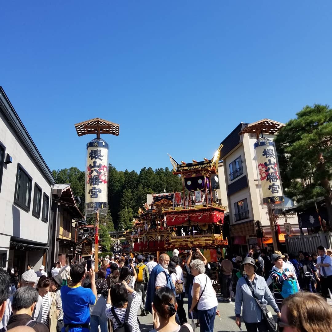 Lễ hội mùa xuân Takayama là một trong những lễ hội trong năm lớn nhất ở Nhật Bản