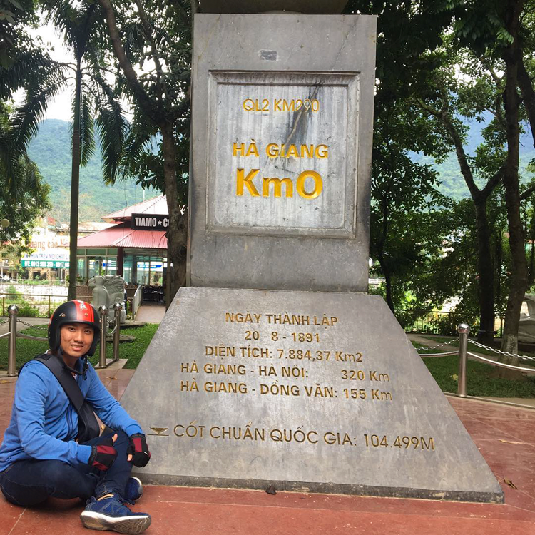 Cột Km 0 Hà Giang – Bỗng dưng nổi tiếng một cách thú vị