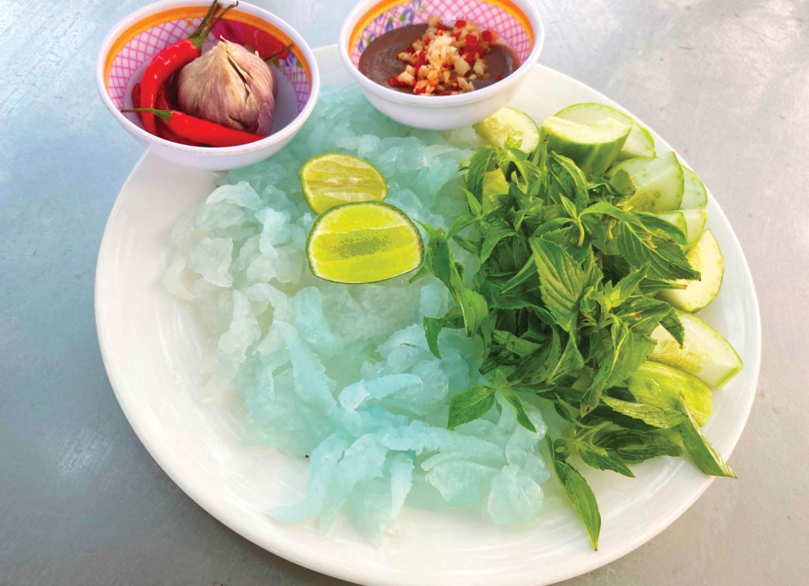 Mùa nuốc chỉ kéo dài khoảng 1 tháng nên bạn phải đến ngay Huế để thưởng thức đi nhé!