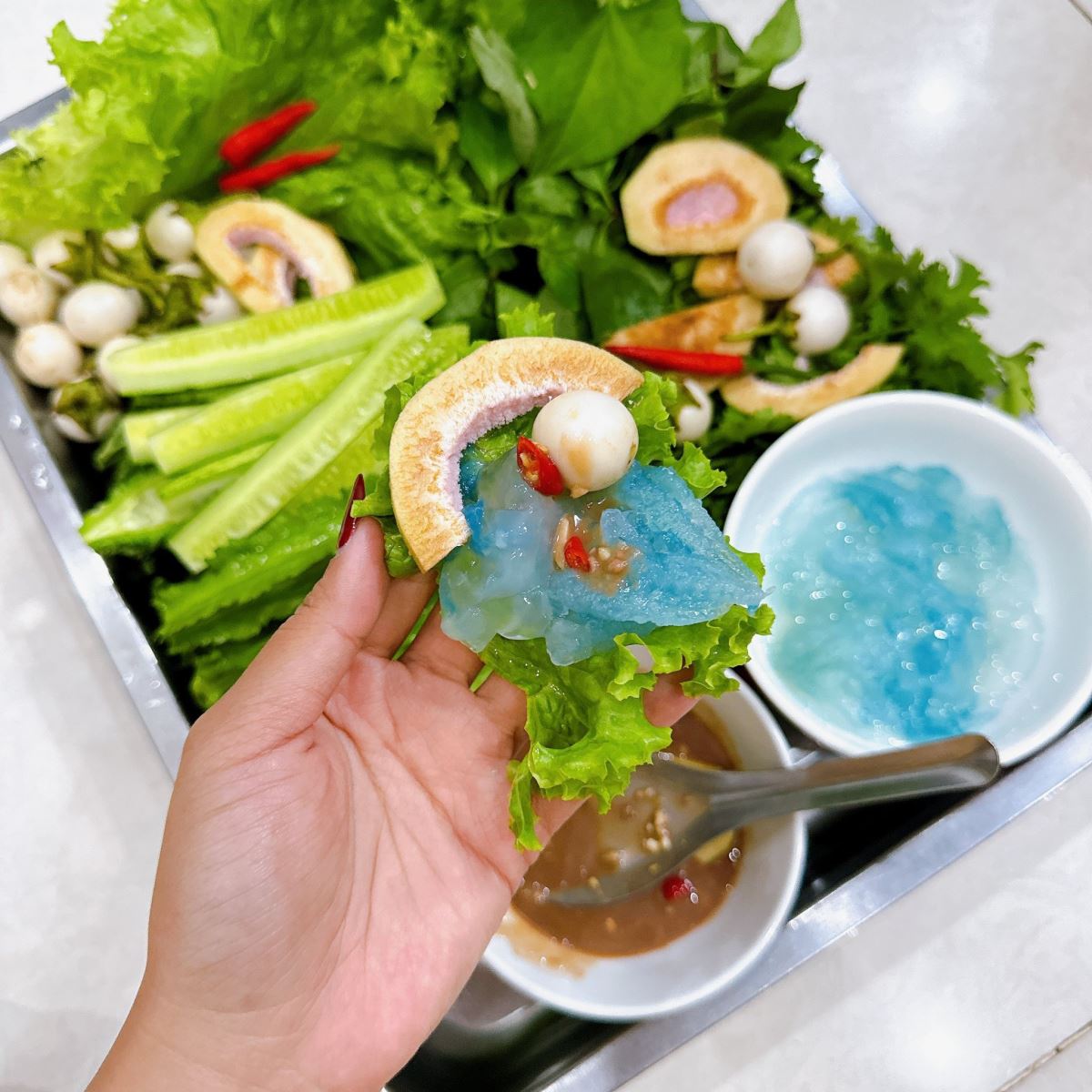 Một combo đầy đủ để thưởng thức món nuốc Huế