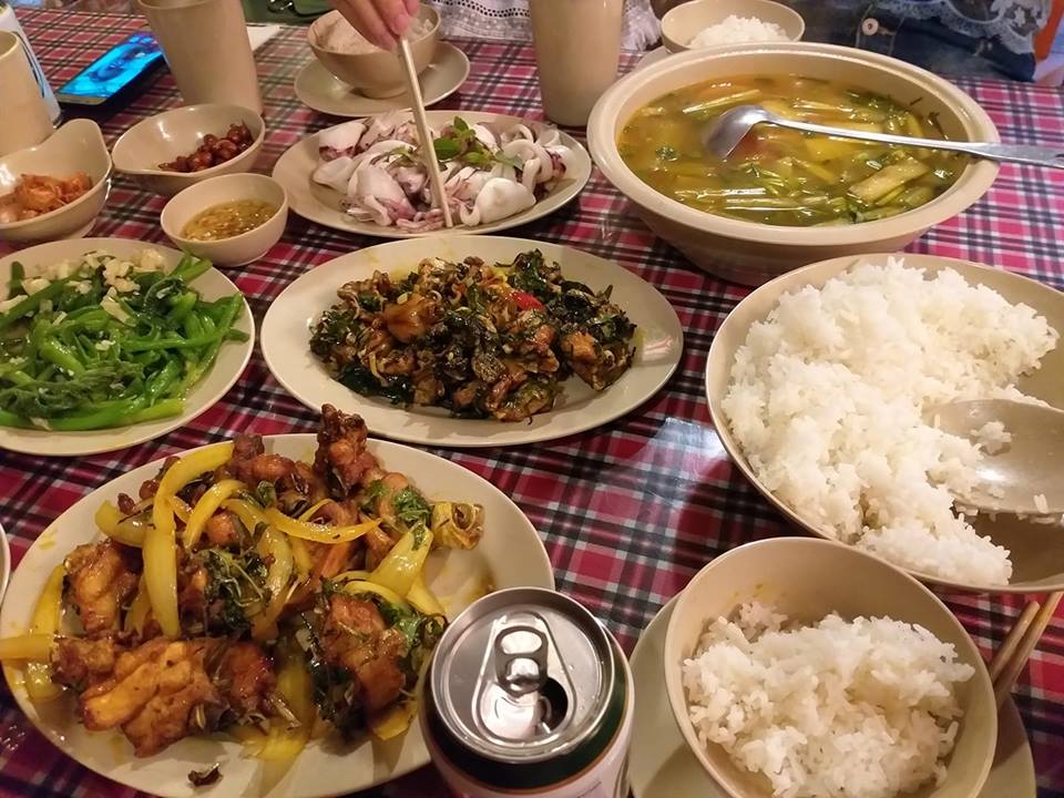 Cơm gà không chỉ có món ăn dân dã đậm chất Quảng Bình mà còn là món ăn đặc sắc trên khắp vùng miền