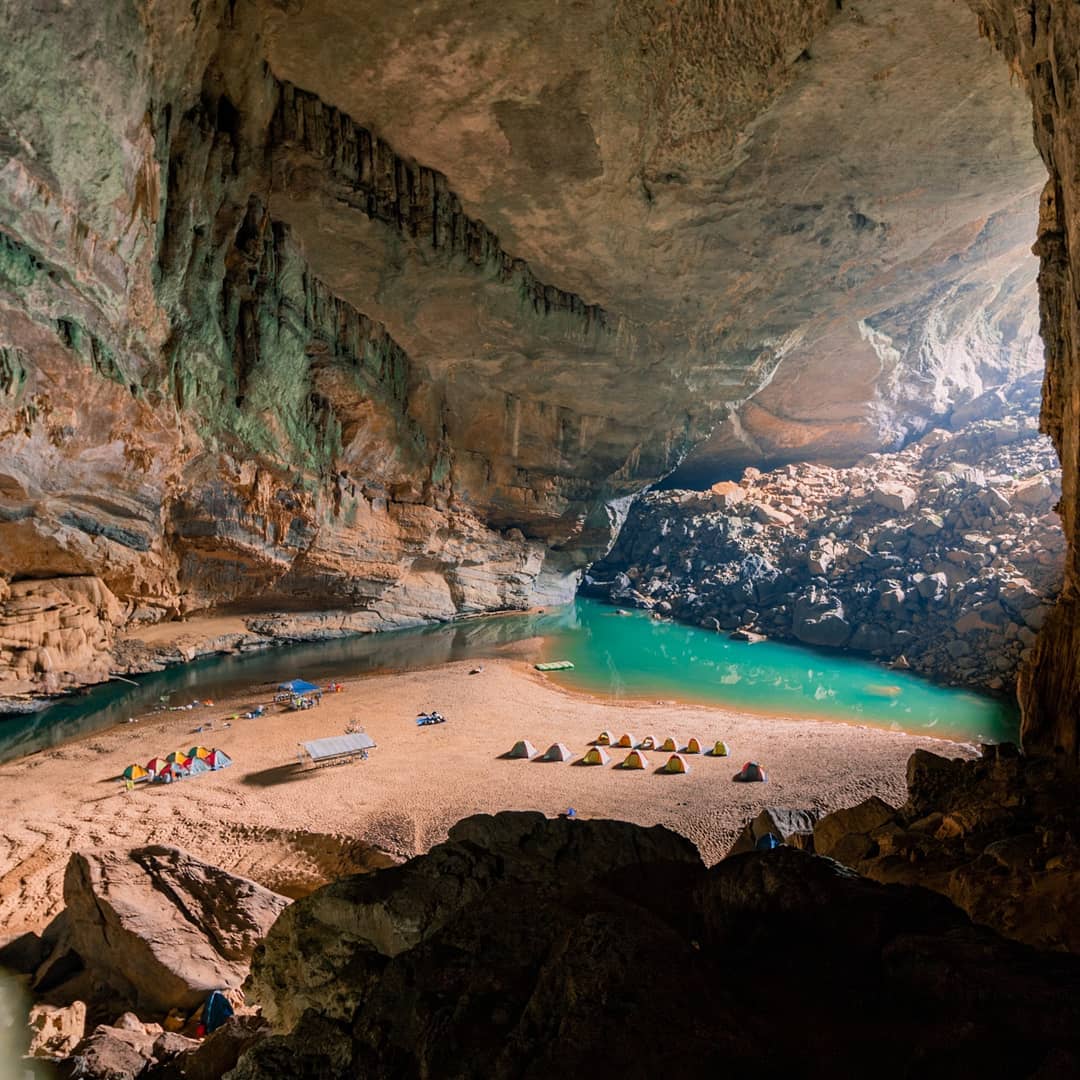 Hang Én được đánh giá là hang động lớn thứ 3 thế giới