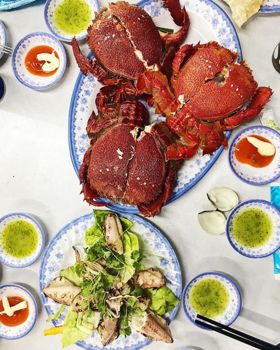 Hải sản Hoa Hoa là một trong những nhà hàng hải sản nổi tiếng nhất ở Quy Nhơn