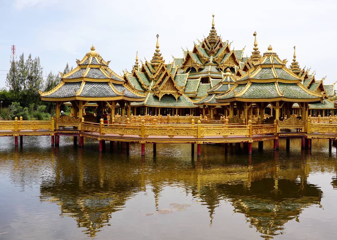 Một số khu vườn bảo tháp cho thấy Phật giáo bắt nguồn trong văn hóa Thái Lan
