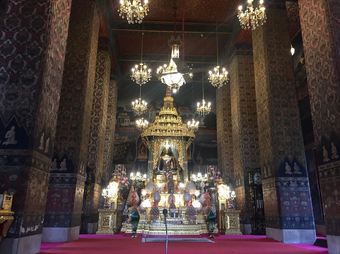 Không gian bên trong Wat Pathum Wanaram