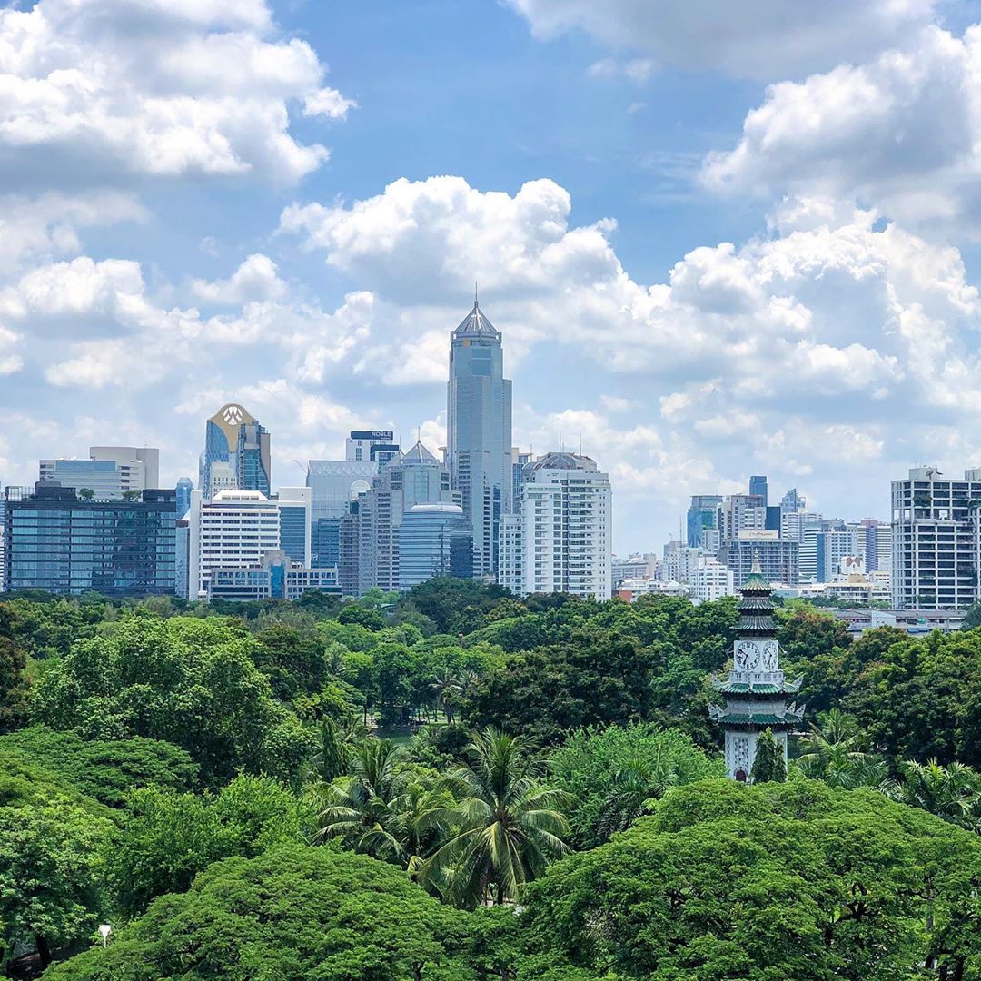 Chiêm ngưỡng công viên Lumpini từ Sofitel So Rooftop Bar