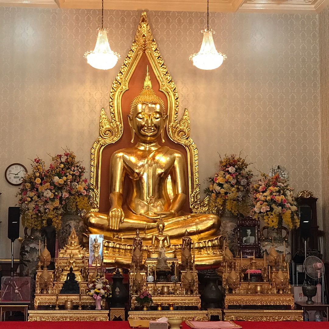 Người đời sau đã phát hiện ra những giá trị lớn lao của pho tượng liền đem về chùa Wat Traimit thờ