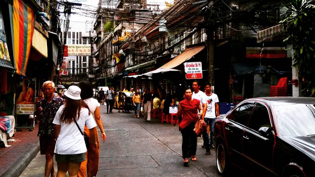 Ẩm thực đường phố ở Bangkok sẽ là sự trải nghiệm đầy thú vị cho các bạn đấy nhé