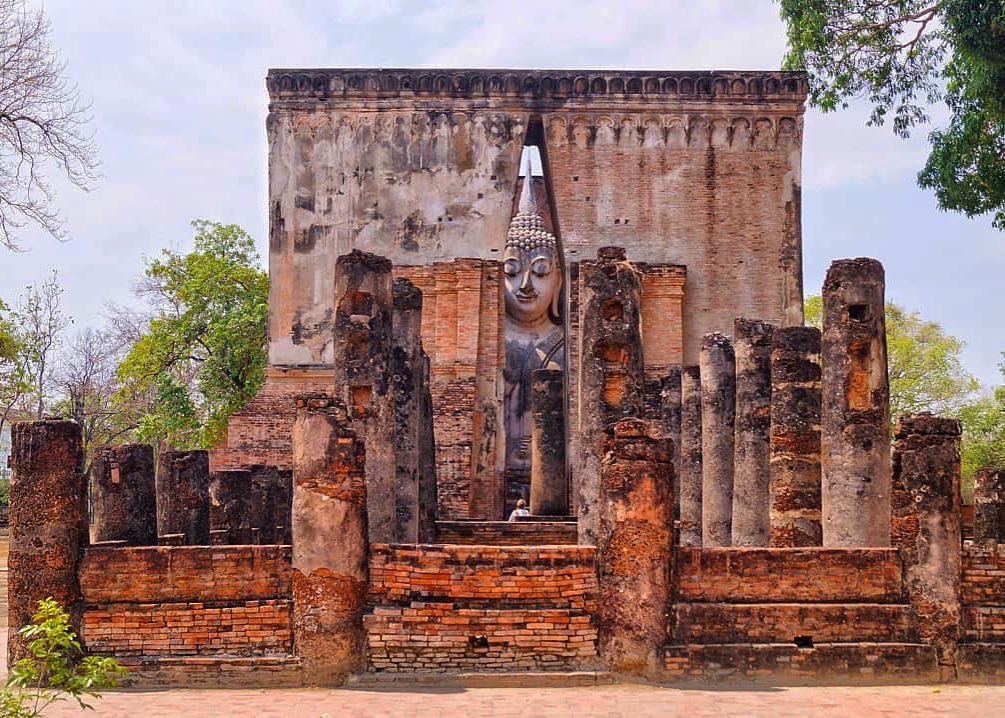Một thủ đô cổ xưa khác của Thái Lan, Sukhothai tự hào có những tàn tích trường tồn theo thời gian