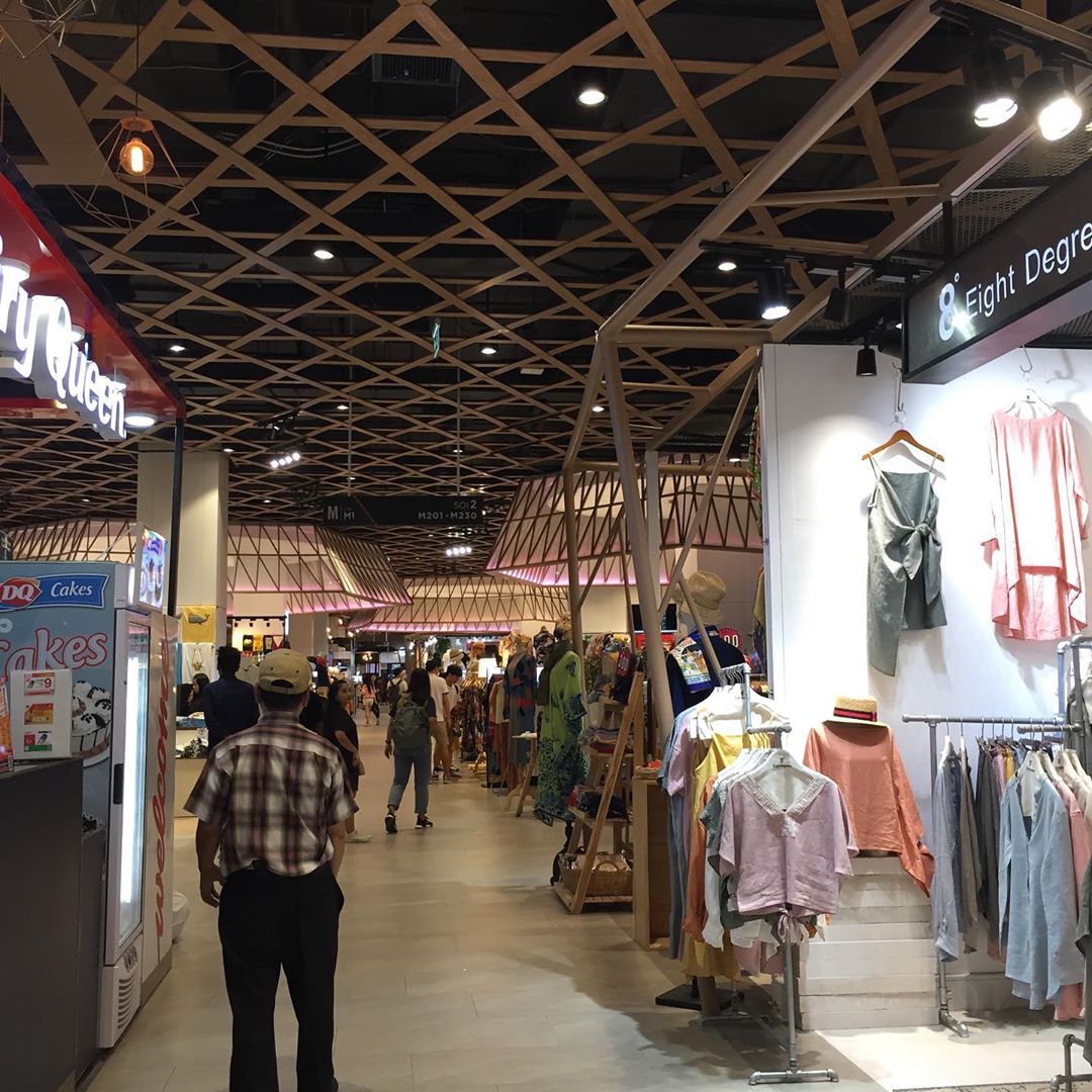 JJ Mall phổ biến với cả người Thái và người nước ngoài vì hàng hóa giá rẻ, chất lượng ổn